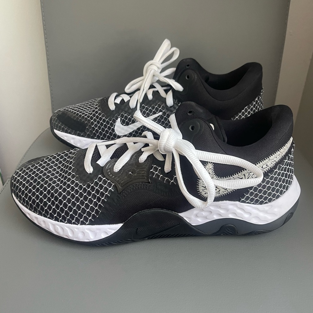 Nike Men’s Renew Elevate 2 Shoes Black/White Sneakers Size 12
